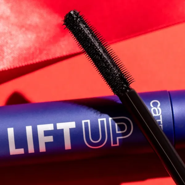 Catrice Lift Up vodeodolná riasenka pre objem a natočenie rias odtieň 010 11 ml