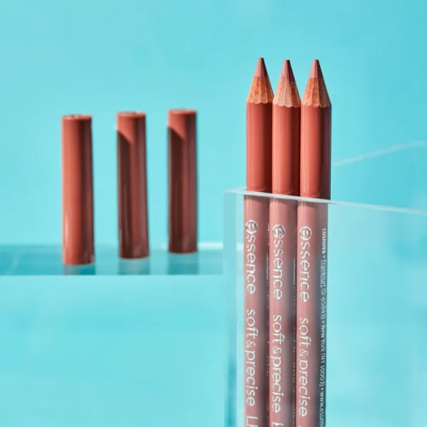 essence Soft & Precise ceruzka na pery odtieň 402 0.78 g
