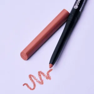 essence 8h Matte Comfort matná ceruzka na pery so strúhatkom odtieň 02 Silky Hazelnut 0,3 g