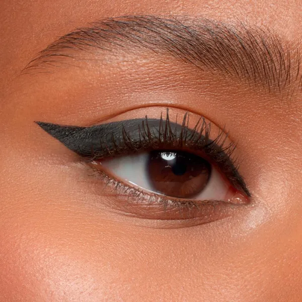 essence Dip Eyeliner vodeodolná očná linka 3 ml