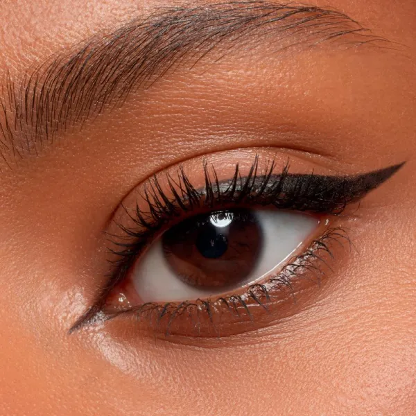 essence Super Fine Liner Pen linka na oči vo fixke 1 ml