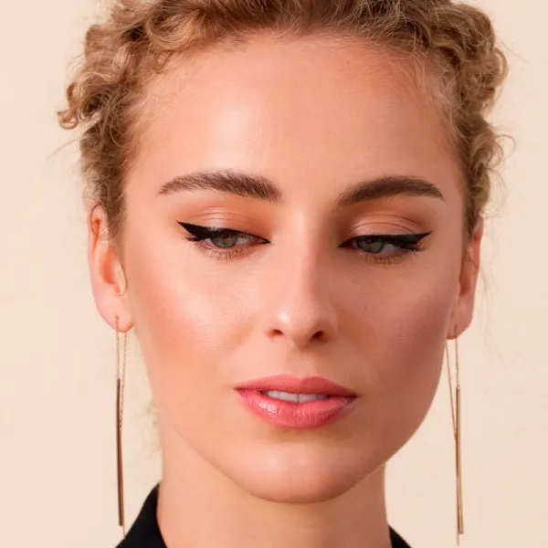 Catrice Calligraph Pro Precise 20h linka na oči vo fixke s matným efektom 1,1 ml