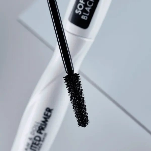 Catrice Glam & Doll Tinted Primer podkladová báza pod riasenku čierna 10 ml