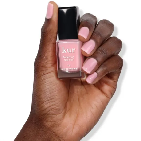 LONDONTOWN Kur Perfecting Nail Veil spevňujúci lak na nechty odtieň 7 12 ml