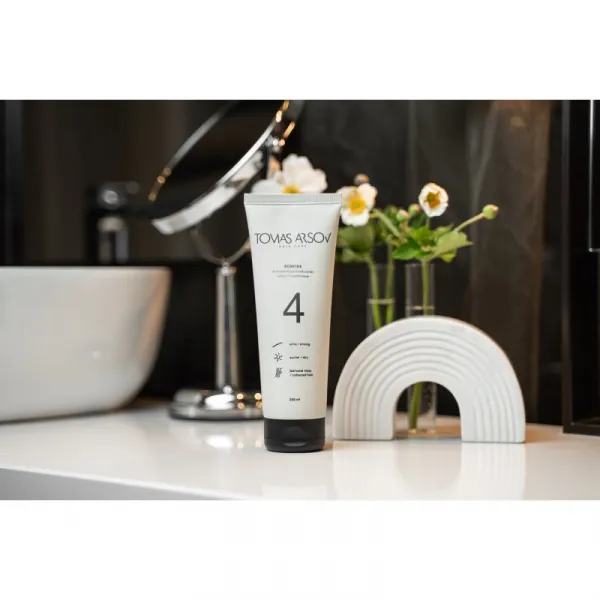 Tomas Arsov Bonfire Leave On Conditioner vyživujúci bezoplachový kondicionér pre jemné vlasy a poškodené vlasy 250 ml