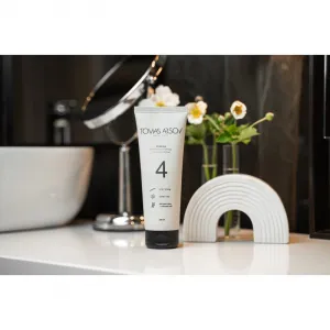 Tomas Arsov Bonfire Leave On Conditioner vyživujúci bezoplachový kondicionér pre jemné vlasy a poškodené vlasy 250 ml