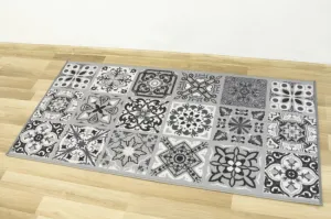 Protišmykový koberec / behúň Patchwork sivý