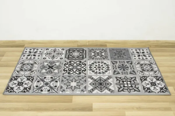 Protišmykový koberec / behúň Patchwork sivý