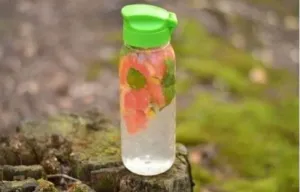 CURVER Fľaša na vodu SMART 0,45L |zelená