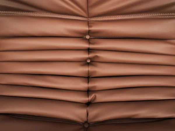 LivinHill Designové křeslo Nua ekokůže hnědé