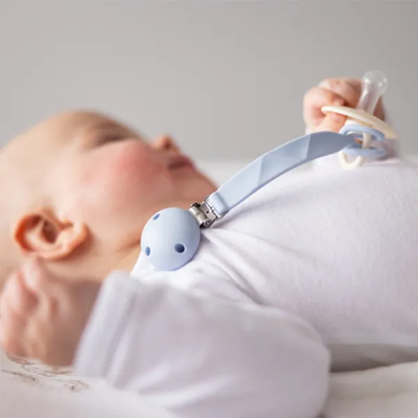 BABYONO Klip na cumlík silikónový - modrý