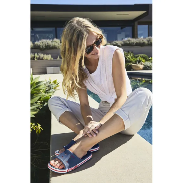 Šlapky (plážová obuv) CROCS Bayaband Slide U navy pepper