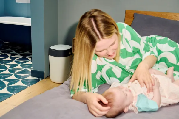 Tommee Tippee Twist & Click White kôš na plienky + kazeta do koša 1 ks