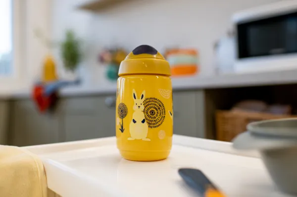 Tommee Tippee Superstar 12m+ hrnček pre deti Yellow 390 ml
