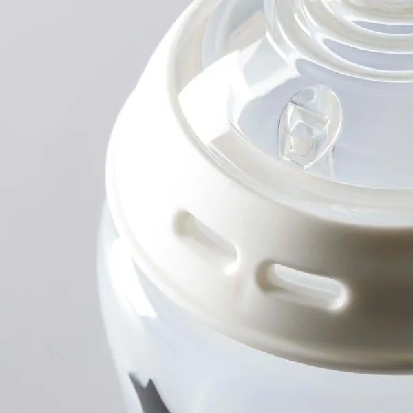 Tommee Tippee Natural Start Anti-Colic samosterilizačná dojčenská fľaša Slow Flow 0m+ 150 ml