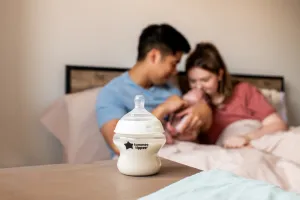Tommee Tippee Natural Start Anti-Colic samosterilizačná dojčenská fľaša Slow Flow 0m+ 150 ml