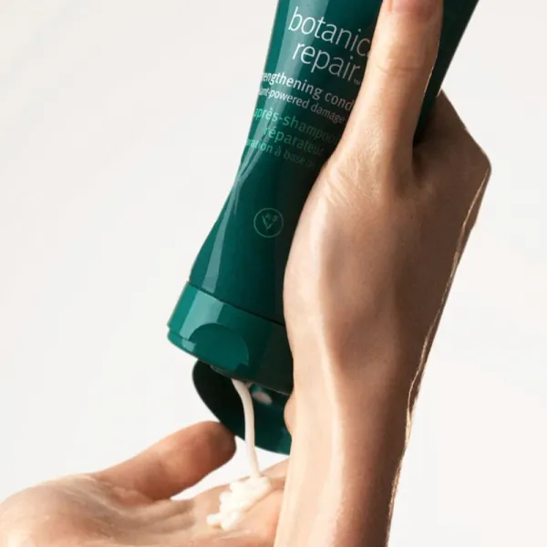 Aveda Botanical Repair™ Strengthening Conditioner posilňujúci kondicionér 200 ml