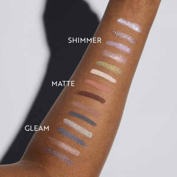 IsaDora The Eyeshadow Stick Matte dlhotrvajúce očné tiene v ceruzke s matným efektom odtieň 60 Bare Beige 1.2 g