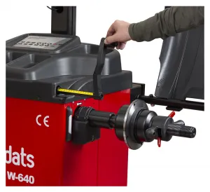 REDATS W‑640 – automatická vyvažovačka kolies pre osobné a úžitkové vozidlá