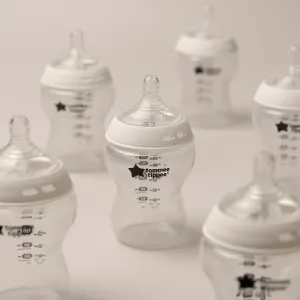 Tommee Tippee Natural Start Anti-Colic dojčenská fľaša Slow Flow 0m+ 2x260 ml