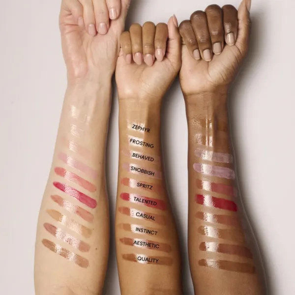 MAC Cosmetics Lipglass Air hydratačný lesk na pery odtieň Behaved 5 ml