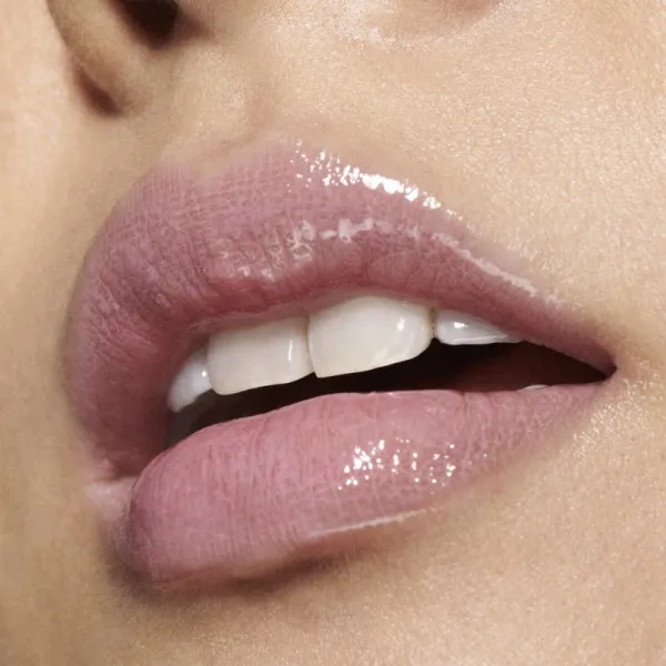 MAC Cosmetics Lipglass Air hydratačný lesk na pery odtieň Behaved 5 ml