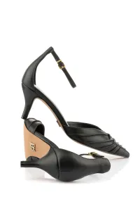 Sandále Dkny Vanda - Ankle Strap Black