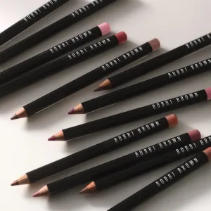 Bobbi Brown Lip Pencil dlhotrvajúca ceruzka na pery odtieň ROSE 1.15 g