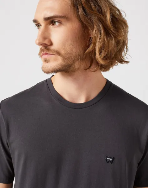 WRANGLER Tričko pre mužov  SIGN OFF TEE FADED BLACK 112351320 Veľkosť: M