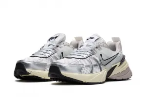 Nike V2K Run Wmns "Metallic Silver" (FD0736-100)