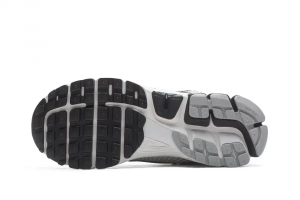 Nike Zoom Vomero 5 Wmns "Photon Dust Black" (HQ1182-001)