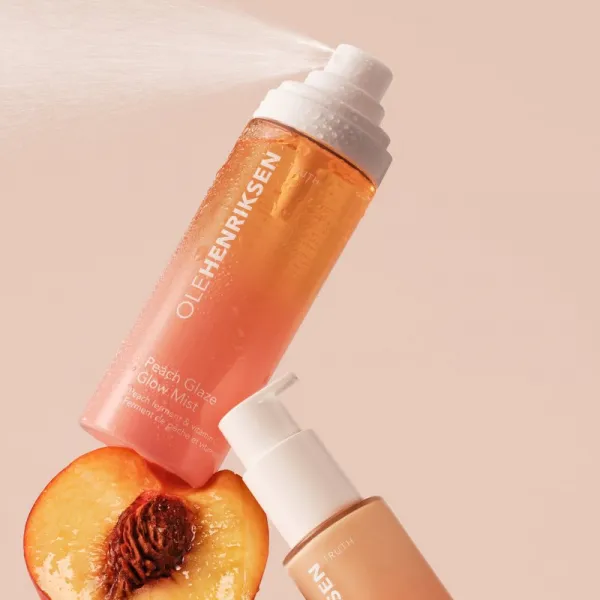 OLEHENRIKSEN Truth Peach Glaze Glow Mist pleťová hmla s vitamínom C 80 ml