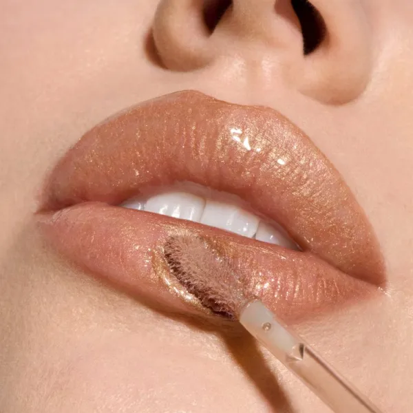 MAC Cosmetics Lipglass Air hydratačný lesk na pery odtieň Accolade 5 ml