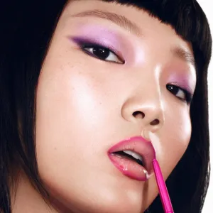 MAC Cosmetics Lipglazer ceruzka na pery odtieň Candy Yum Yum 0.25 g
