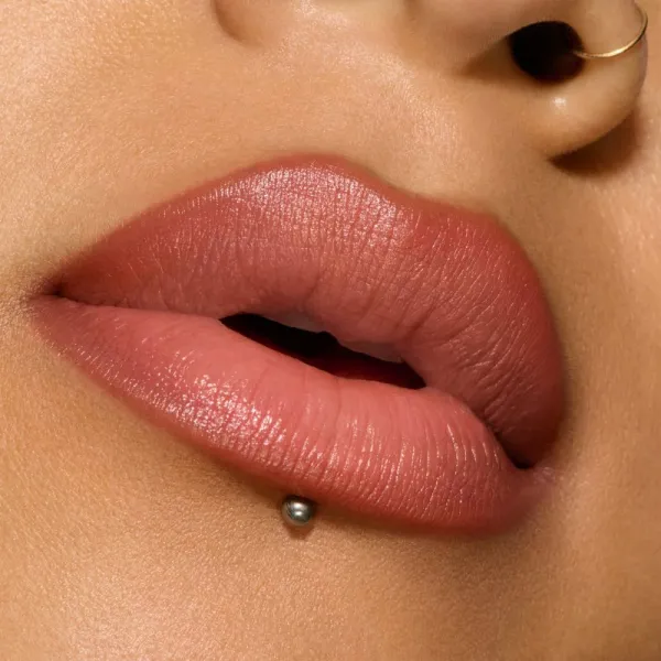 MAC Cosmetics Lipglazer ceruzka na pery odtieň Velvet Teddy 0.25 g