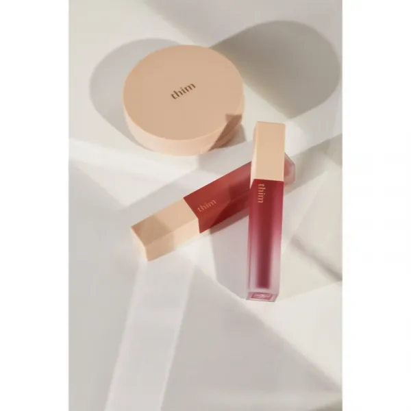 thim Luminous Skin Cushion dlhotrvajúci make-up v hubke pre rozjasnenie a hydratáciu odtieň 25 Tan 15 g
