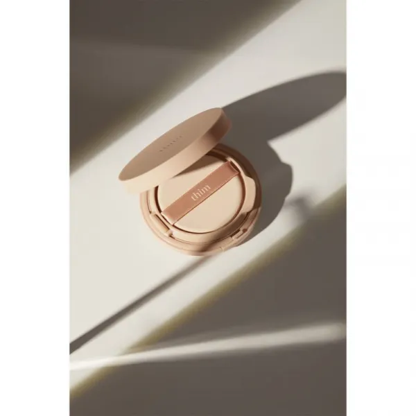 thim Luminous Skin Cushion dlhotrvajúci make-up v hubke pre rozjasnenie a hydratáciu odtieň 23 Natural Beige 15 g