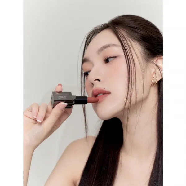 MUZIGAE MANSION Moodwear Blur Lipstick matný hydratačný rúž odtieň 001 Prime 4 g