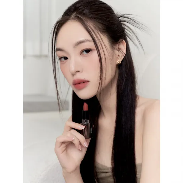 MUZIGAE MANSION Moodwear Blur Lipstick matný hydratačný rúž odtieň 001 Prime 4 g