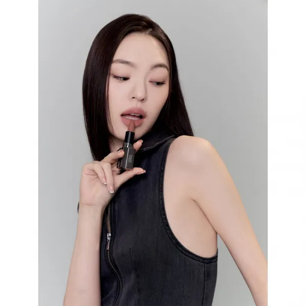 MUZIGAE MANSION Moodwear Blur Lipstick matný hydratačný rúž odtieň 002 Maxi 4 g