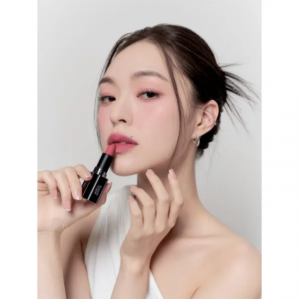 MUZIGAE MANSION Moodwear Blur Lipstick matný hydratačný rúž odtieň 006 Ruffle 4 g