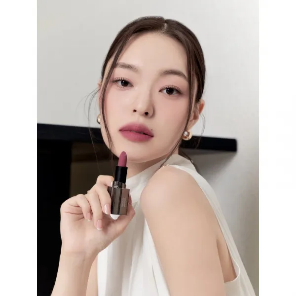 MUZIGAE MANSION Moodwear Blur Lipstick matný hydratačný rúž odtieň 007 Hippy 4 g