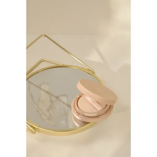 thim Luminous Skin Cushion dlhotrvajúci make-up v hubke pre rozjasnenie a hydratáciu odtieň 19 Porcelain 15 g