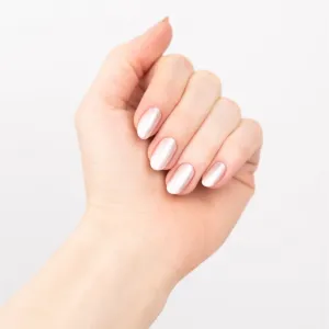 essence Gel Nail Colour lak na nechty odtieň 06 happily EVER AFTER 8 ml