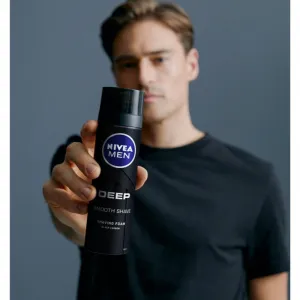 NIVEA MEN Deep pena na holenie pre mužov 200 ml