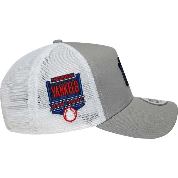 New Era NEW YORK YANKEES MLB SIDE PATCH 9FORTY TRUCKER Šiltovka, sivá, veľkosť UNI
