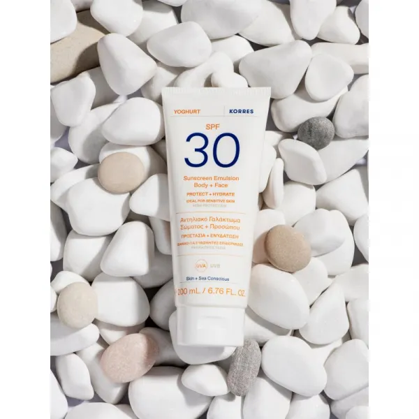 Korres Yoghurt Sunscreen opaľovacia emulzia na tvár a telo SPF 30 200 ml