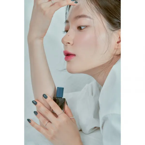 rom&nd Dewy Ful Water Tint dlhotrvajúci lesk na pery odtieň #06 Thulian 5 g