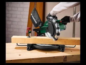 Parkside® Skracovacia a pokosová píla PKS 1500 C4