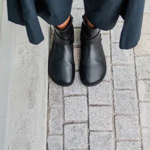 Barefoot členkové čižmy DIVINE Black